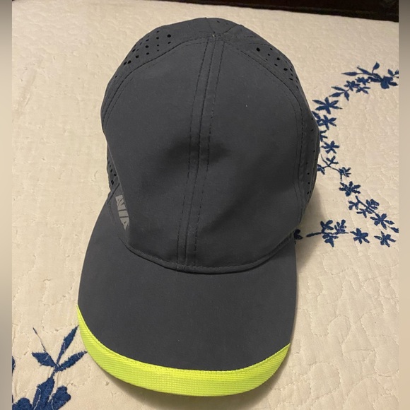 Avia Sports Cap Gray and Green - Picture 1 of 5